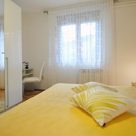 Apartman Lory Pola Esterno foto
