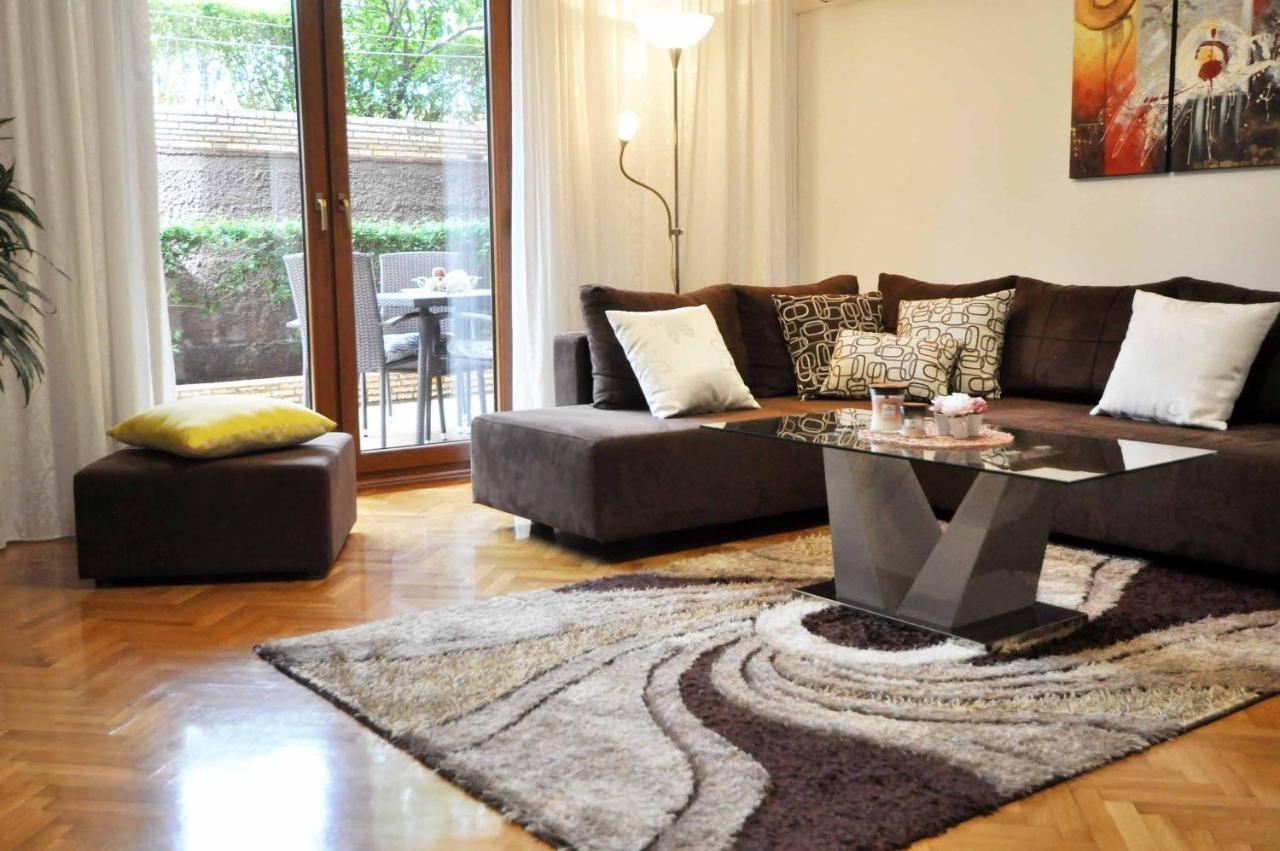 Apartman Lory Pola Esterno foto