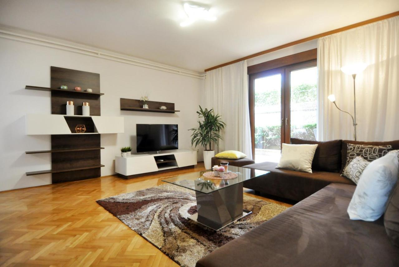 Apartman Lory Pola Esterno foto