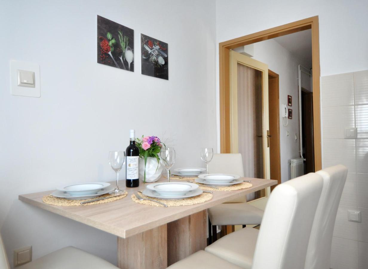 Apartman Lory Pola Esterno foto