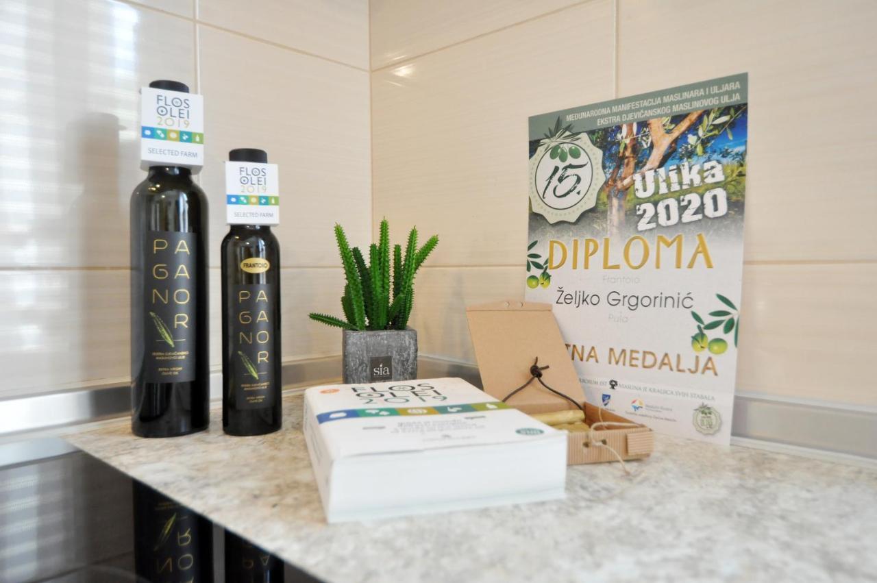 Apartman Lory Pola Esterno foto