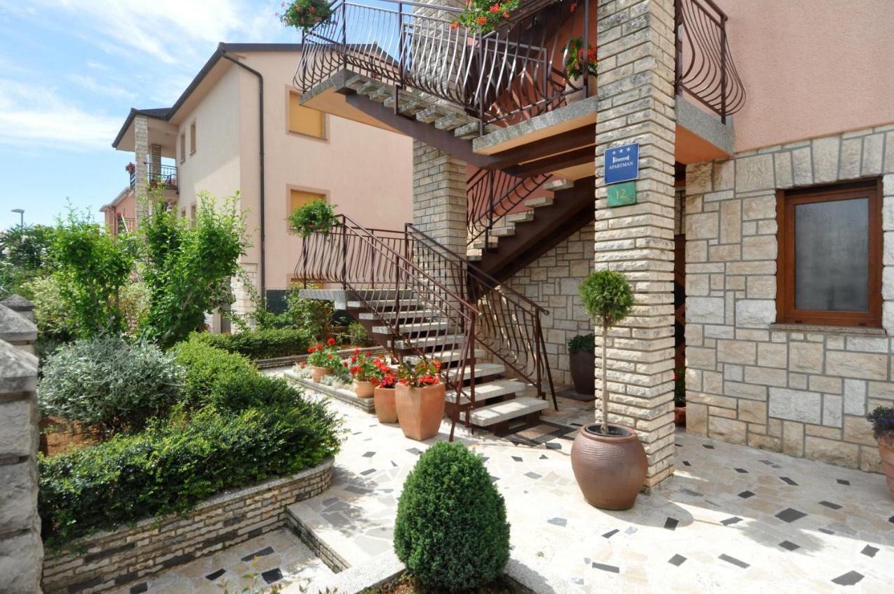 Apartman Lory Pola Esterno foto
