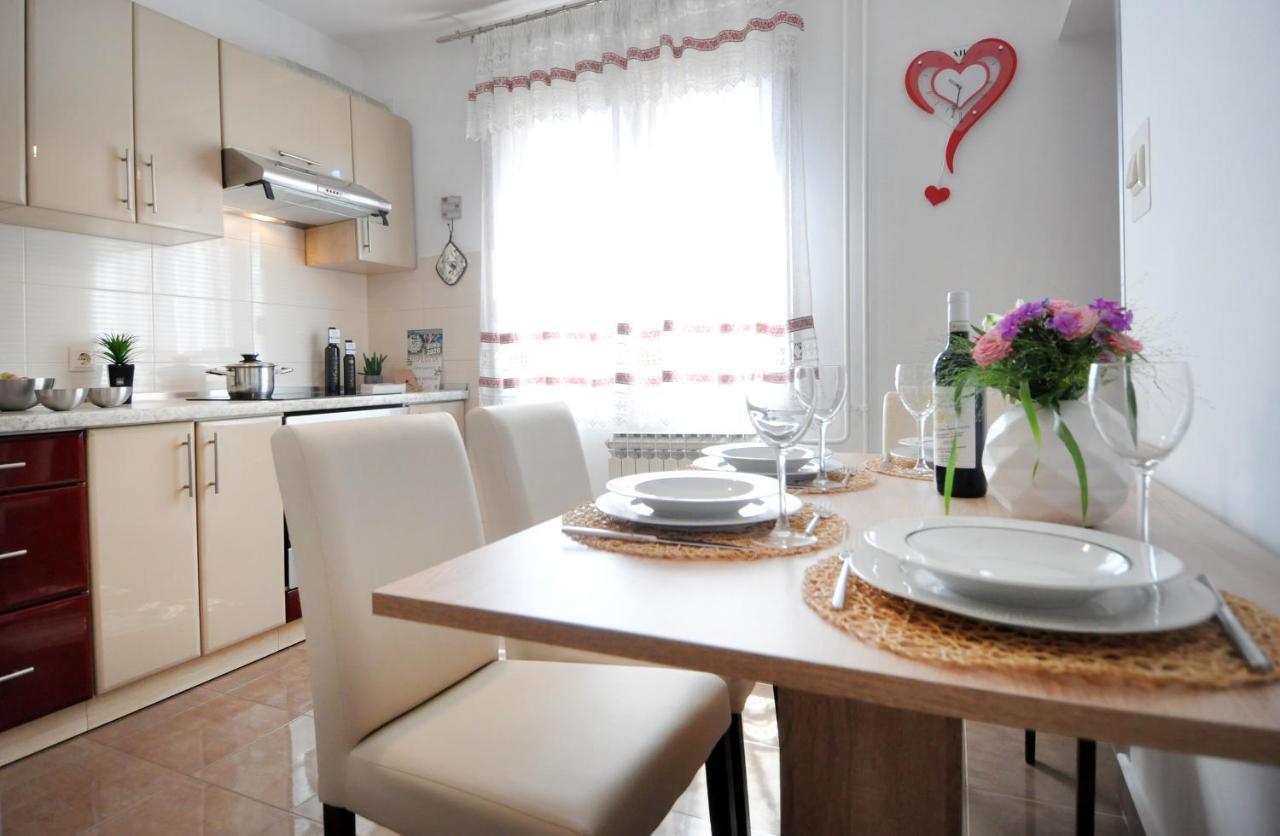 Apartman Lory Pola Esterno foto