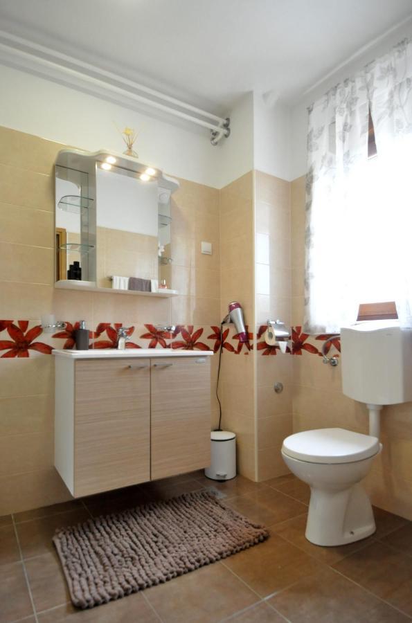 Apartman Lory Pola Esterno foto