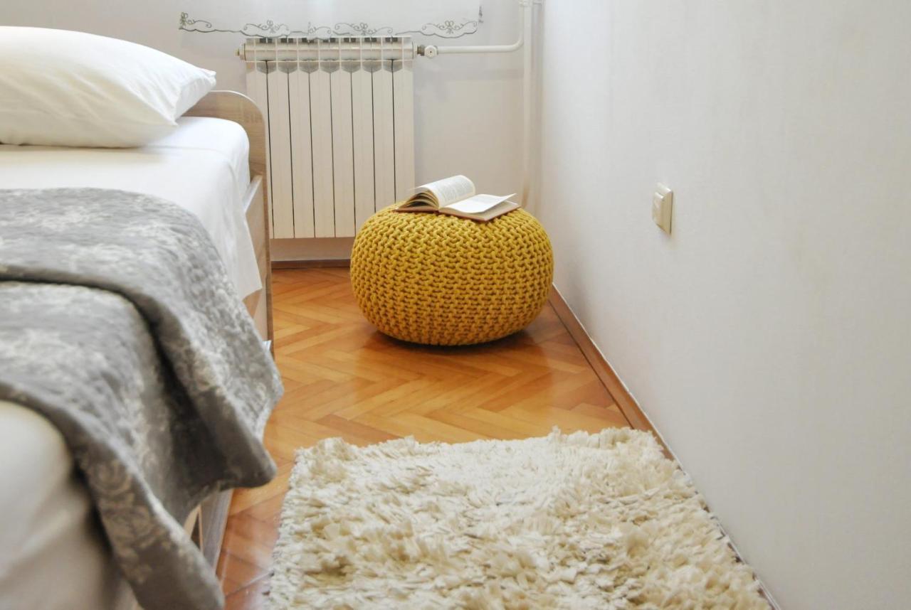 Apartman Lory Pola Esterno foto