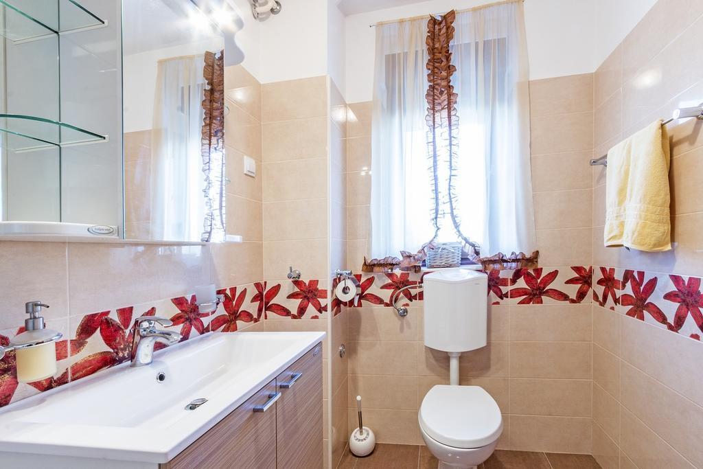Apartman Lory Pola Esterno foto