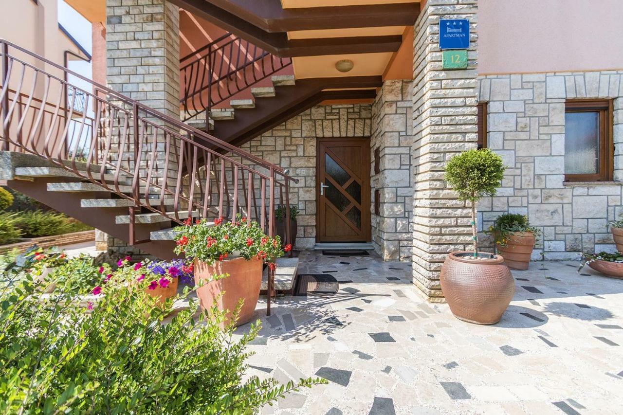 Apartman Lory Pola Esterno foto